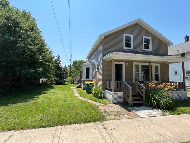 Building Photo - 714 Stuart St