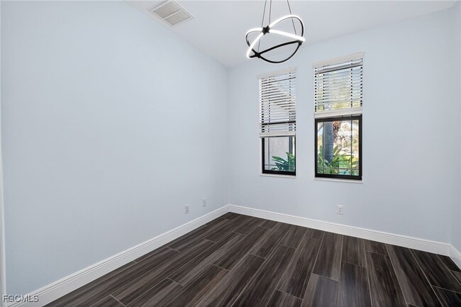 Building Photo - 332 SW 26th St