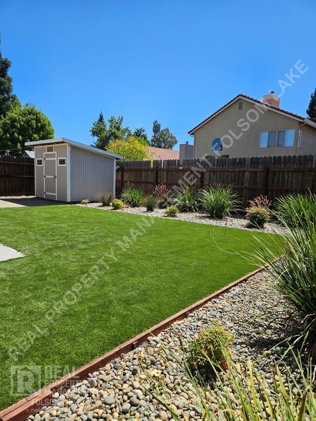 Building Photo - Well Maintained Folsom Home with RV Parkin...