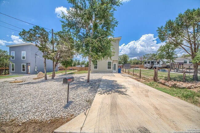 Building Photo - 2066 Dry Creek