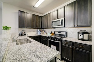 Building Photo - 25514 Woodmere Spur Ln