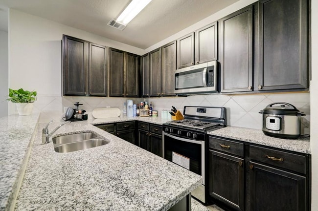 Building Photo - 25514 Woodmere Spur Ln