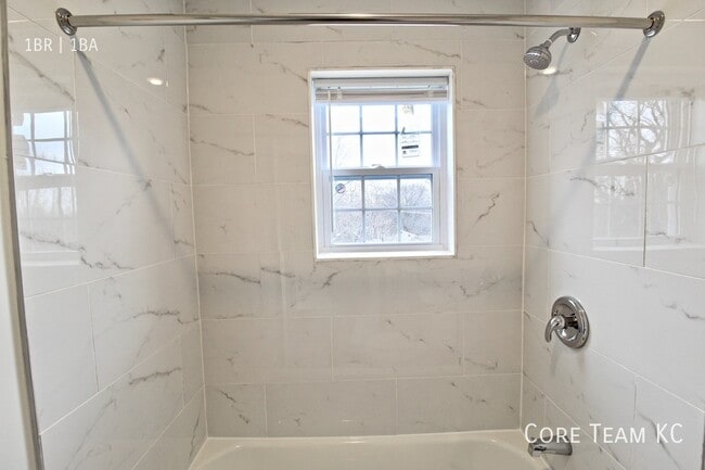 Building Photo - 1901 Olathe Blvd