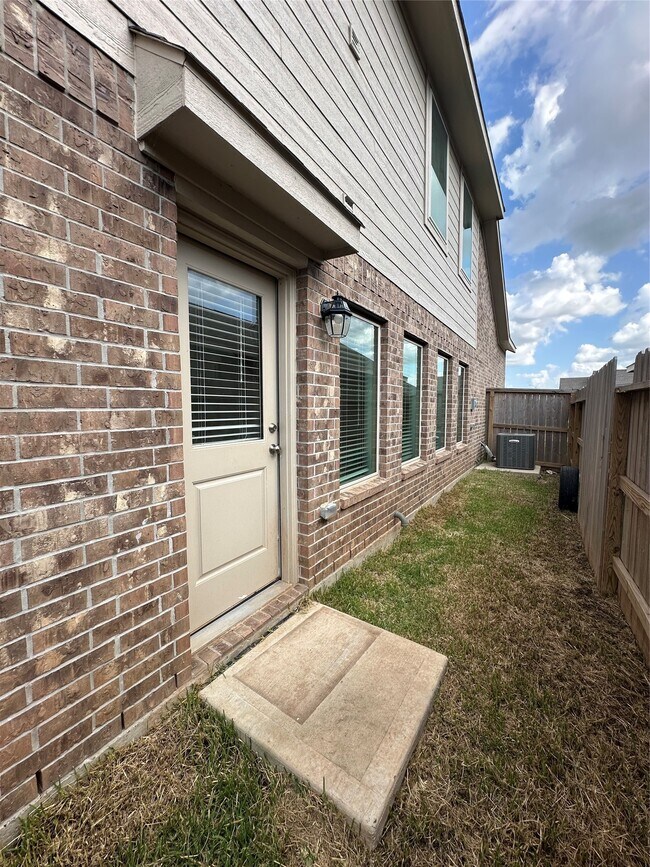 Building Photo - 3004 Courtney Coral Ln