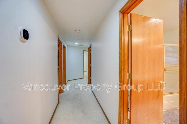 Building Photo - 2208 SE 130th Ave