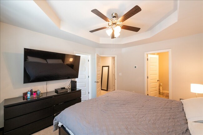 Building Photo - 2514 Piering Dr