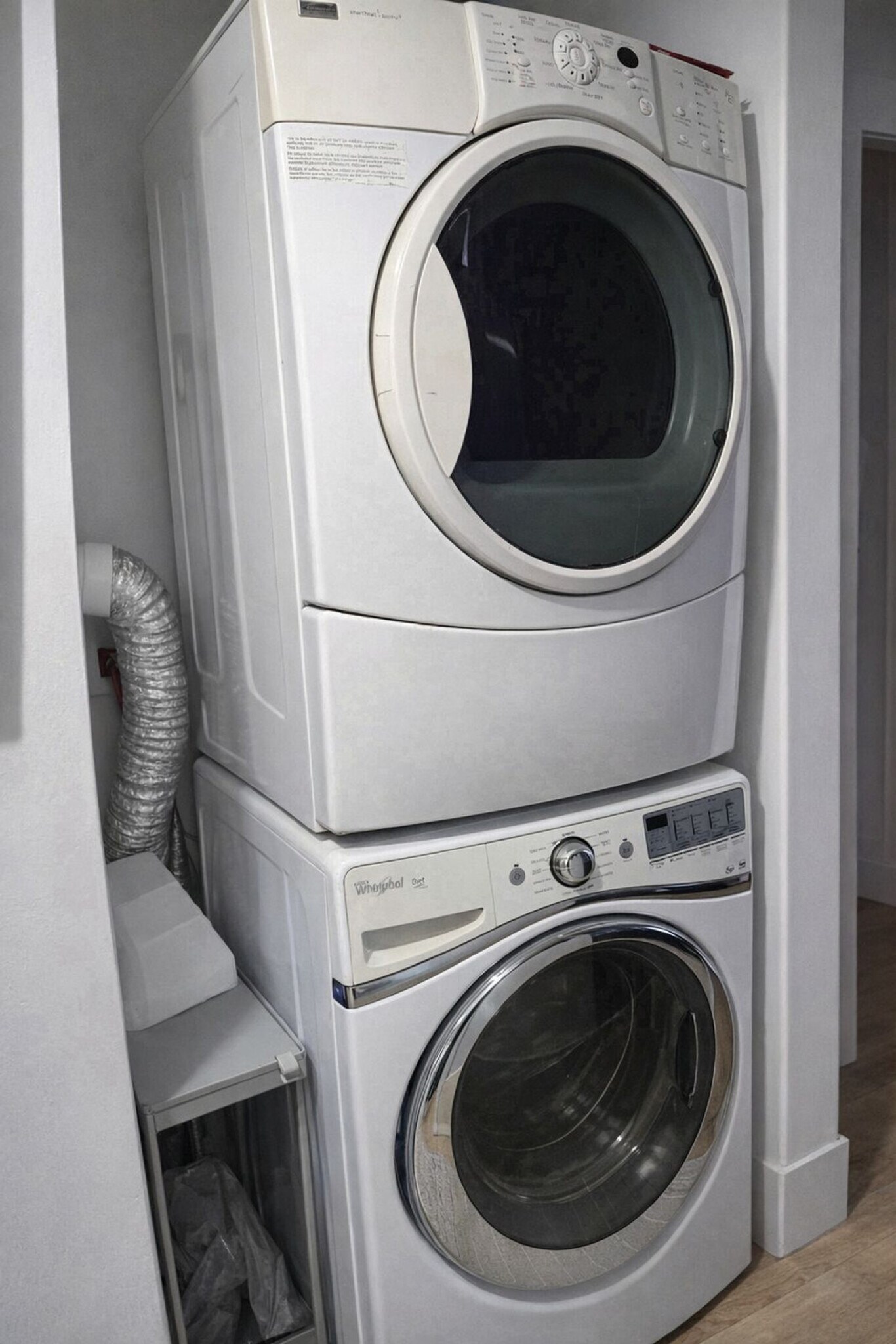 Building Photo - 11765 Glenfield Ave