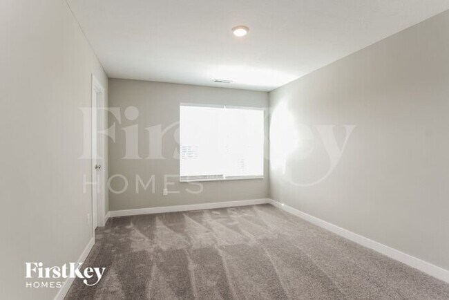 Building Photo - 2368 S Carlota Dr