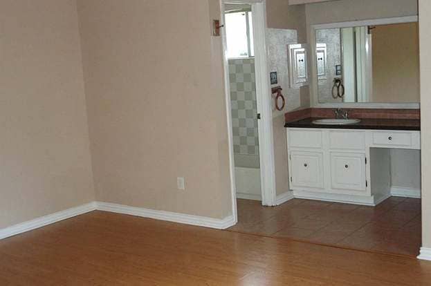 Building Photo - 13627 Montaigne Dr