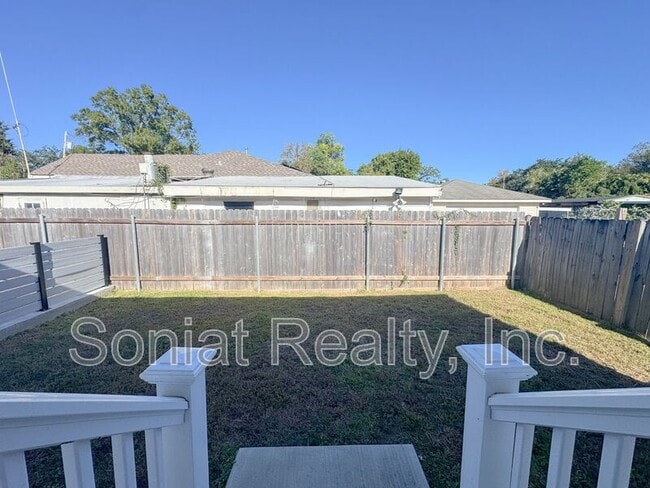 Building Photo - 233-235 Jefferson Heights Ave