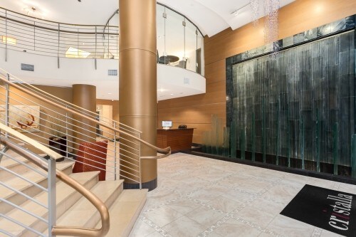Building Photo - Cristalla - 2 bedrooms + den
