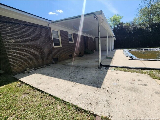 Building Photo - 1508 Darvel Ave