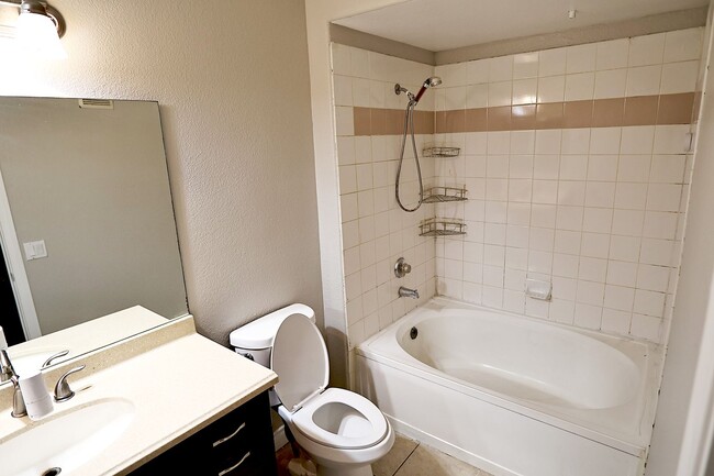 Building Photo - Borgata Condominium/Downstairs Two Bedroom Unit