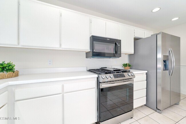 Building Photo - 5368 Rainwood St