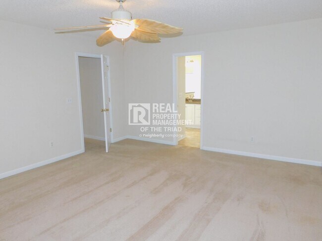 Building Photo - *NW High School* Lovely 4BR/2.5BA Home off...