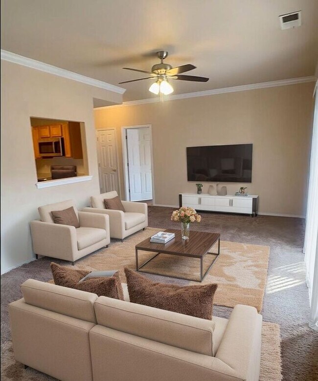 Building Photo - 2 Bedroom condo in desirable Powers Corridor area!