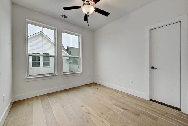 Building Photo - 3115 Chennault St