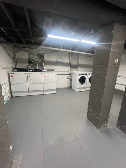 Building Photo - 131 S Harrison St