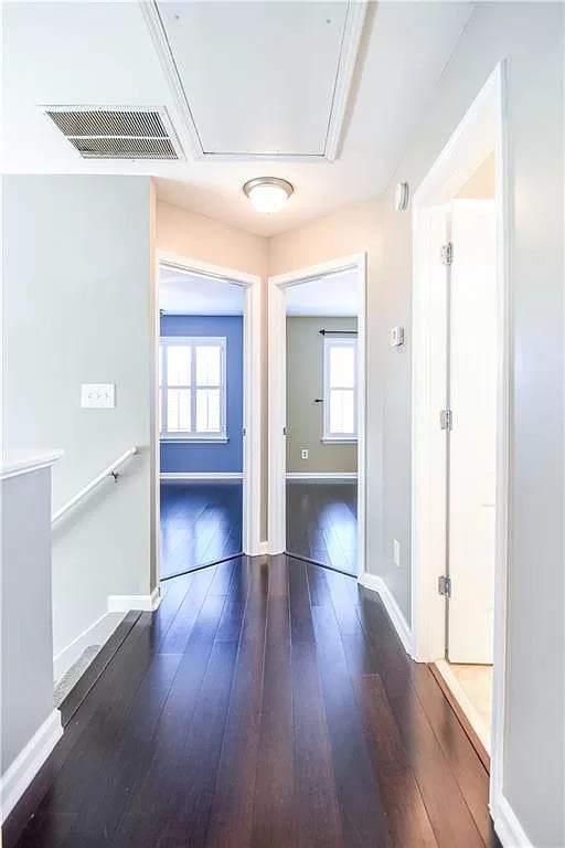 Building Photo - 587 Delbridge St NW
