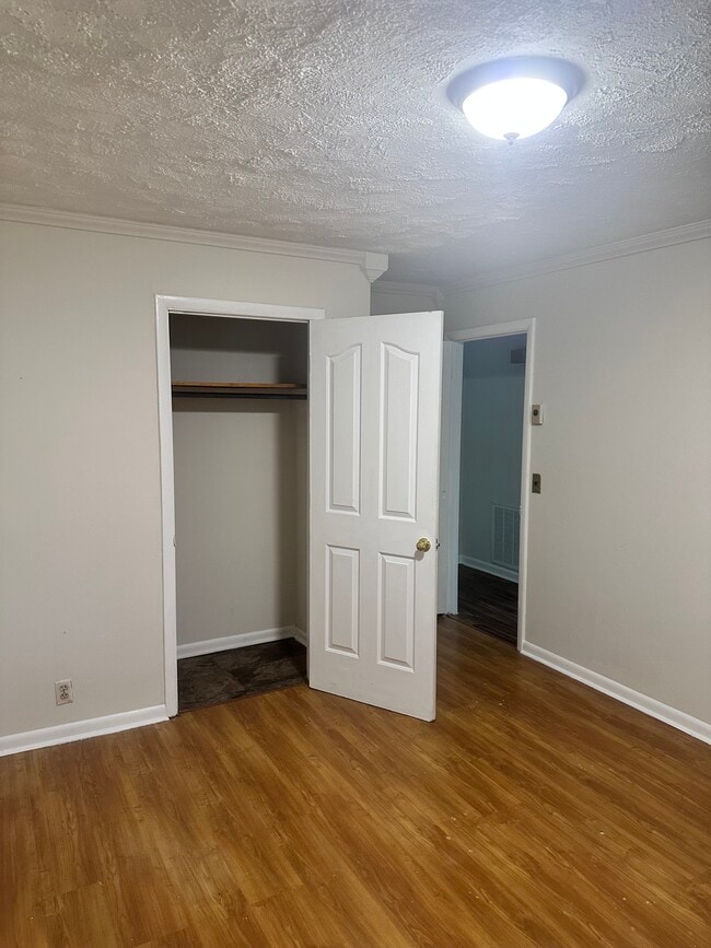 Building Photo - 2715 Morena St