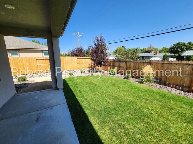 Building Photo - 1419 Pickaxe St