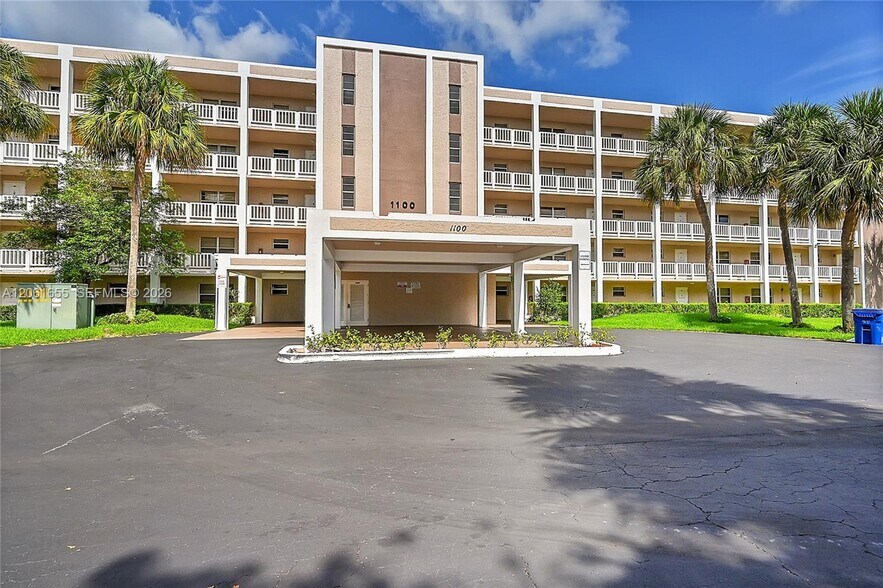Building Photo - 1100 NW 87th Ave