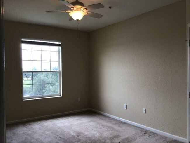 Building Photo - 6240 Contessa Dr