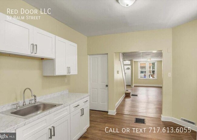 Building Photo - 52 Balm St