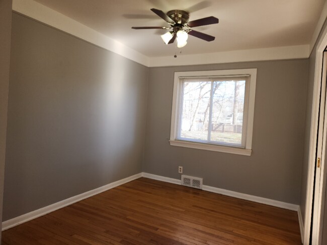 Building Photo - 214 Potter Ave