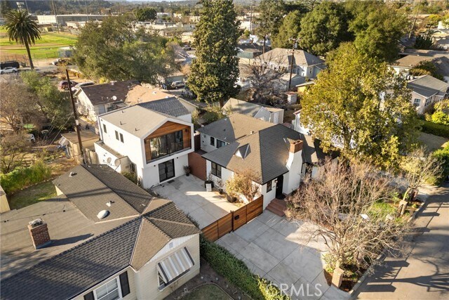 Building Photo - 2083 Parnell Way