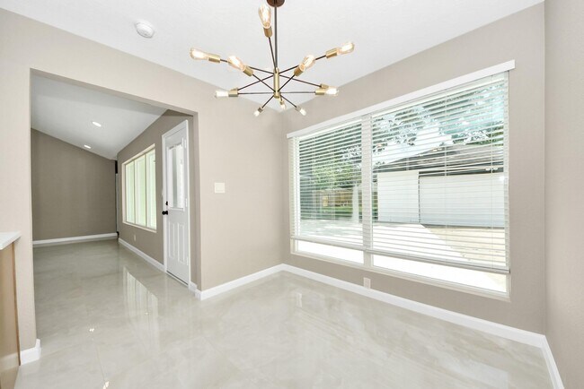 Building Photo - 16114 Forest Bend Ave