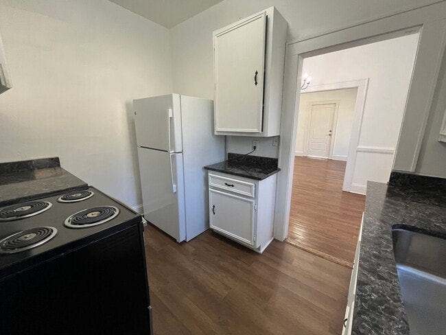 Building Photo - 3 Bedrooms, 2 Bathrooms - Home in North Rome!