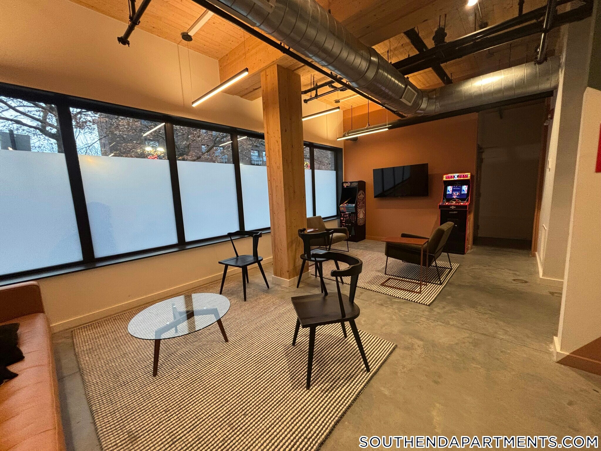 Building Photo - 11 E Lenox St