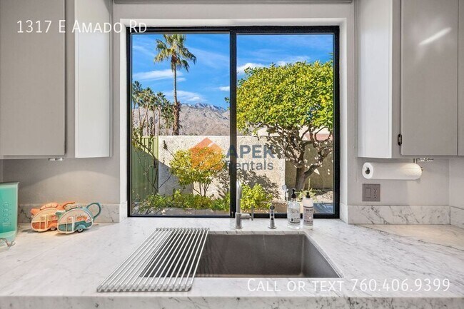 Building Photo - 1317 E Amado Rd