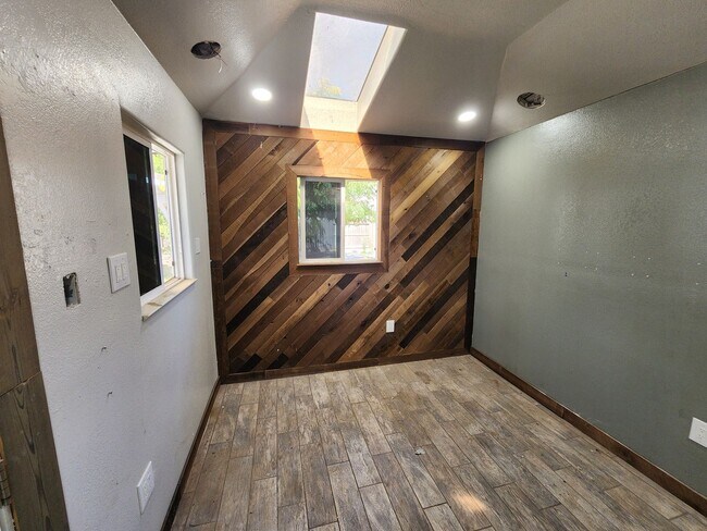 Building Photo - Inviting and Warm 3 Bedroom 2 Bath Home in Newman CA