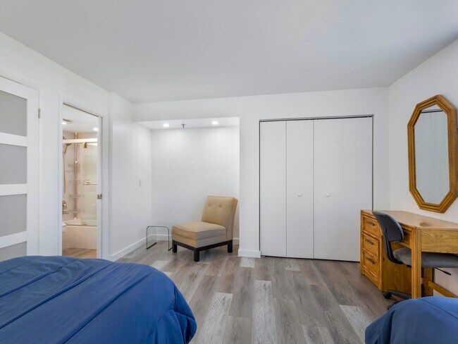 Building Photo - 955 Egret Cir