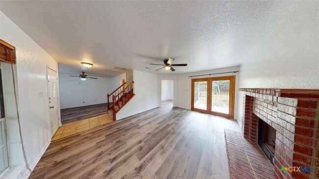 Building Photo - 609 Man O War Dr