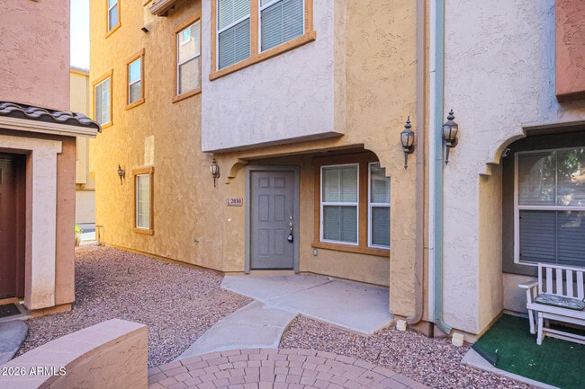 Building Photo - 2030 N 78th Glen