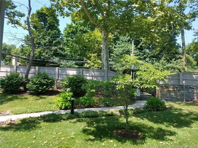 Building Photo - 46 Stoneridge Cir