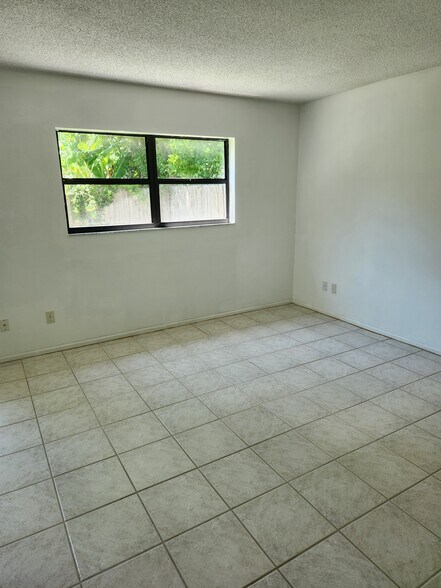 Building Photo - 3172 Cypress Green Dr
