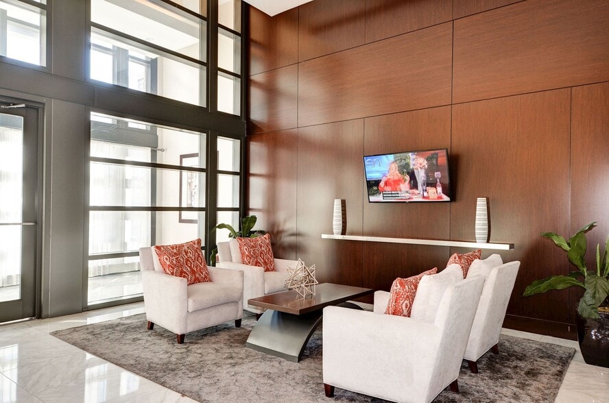 Building Photo - 475 K St NW