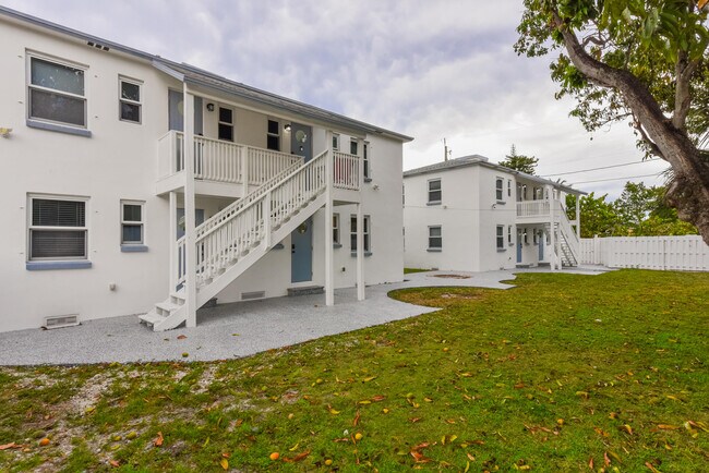 Building Photo - 717 2nd Ave S