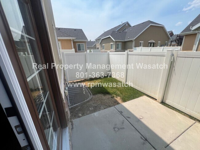 Building Photo - Come See this Beautiful, Recently Remodeled 3 Bedroom, 2.5 Bathroom Draper Town Home With HALF OF...