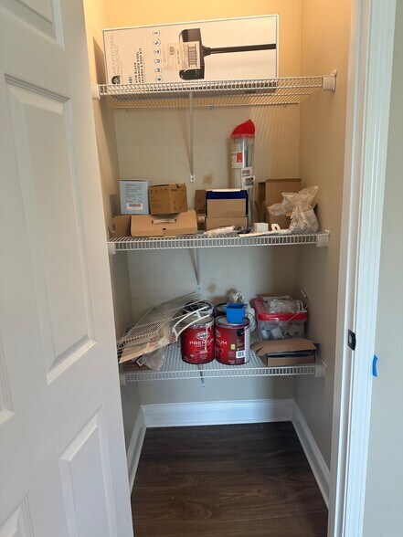 Building Photo - 2247 Parkin Rd