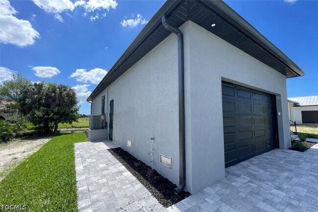 Building Photo - 24097 Peppercorn Rd