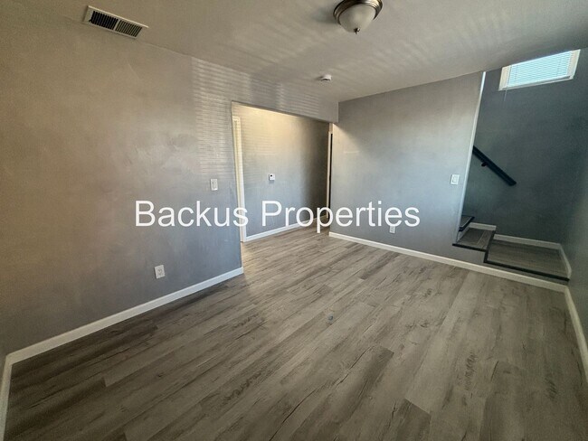 Building Photo - 112 E Bernal Dr