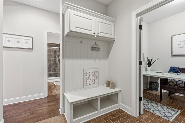 Building Photo - 2530 Maple Ridge Ln