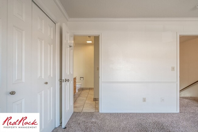 Building Photo - Charming 2 Bedroom Townhome