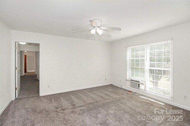 Building Photo - 155 Sunfish Dr