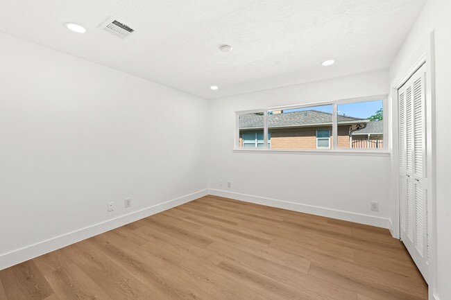 Building Photo - 7631 Westwind Ln